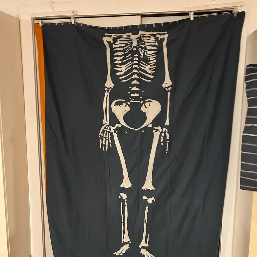 Skeleton twin duvet cover with pillow case